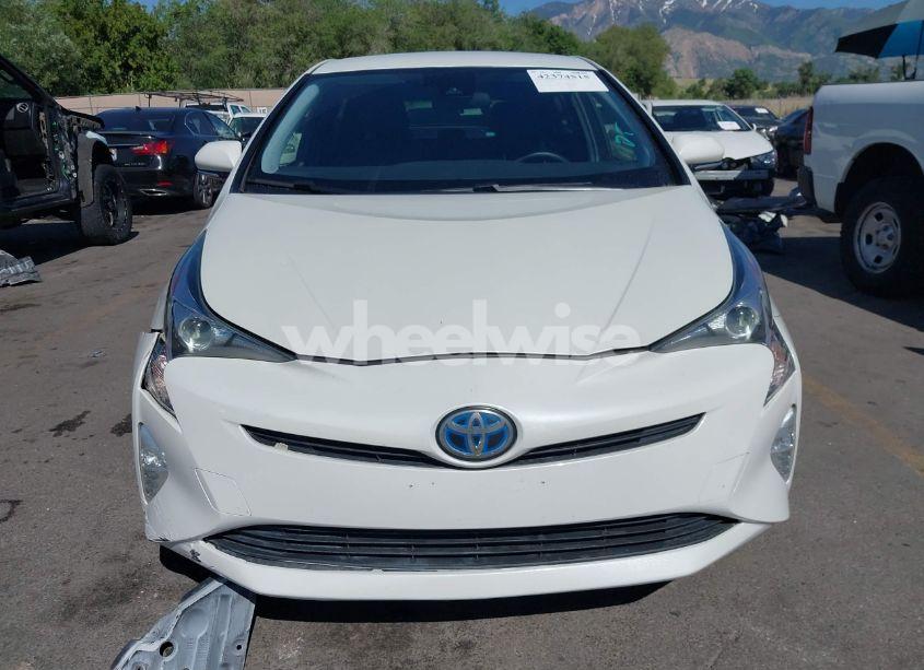 Photo 12 of 2017 Toyota Prius THREE TOURING (VIN JTDKARFUXH3536565)