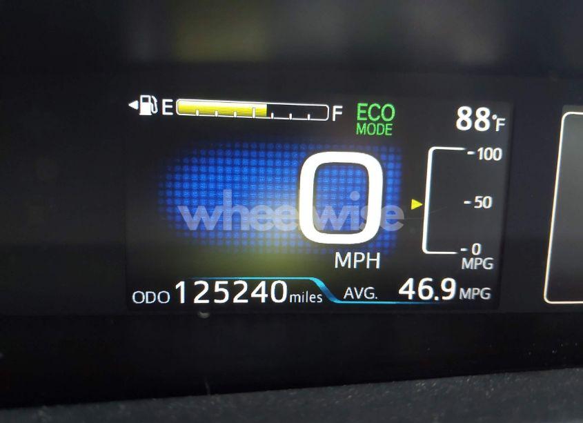 Photo 15 of 2017 Toyota Prius THREE TOURING (VIN JTDKARFUXH3536565)