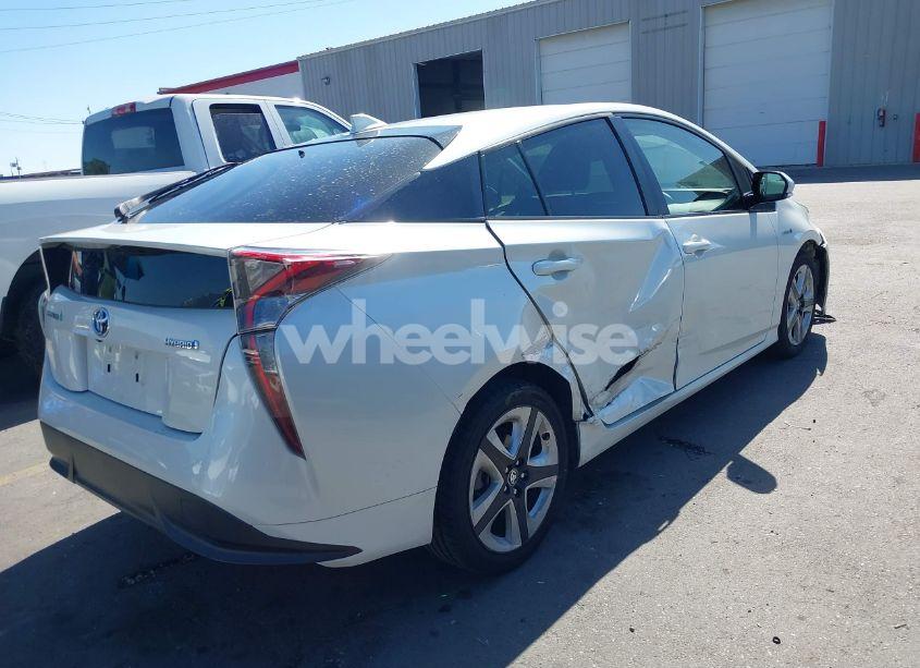 Photo 4 of 2017 Toyota Prius THREE TOURING (VIN JTDKARFUXH3536565)