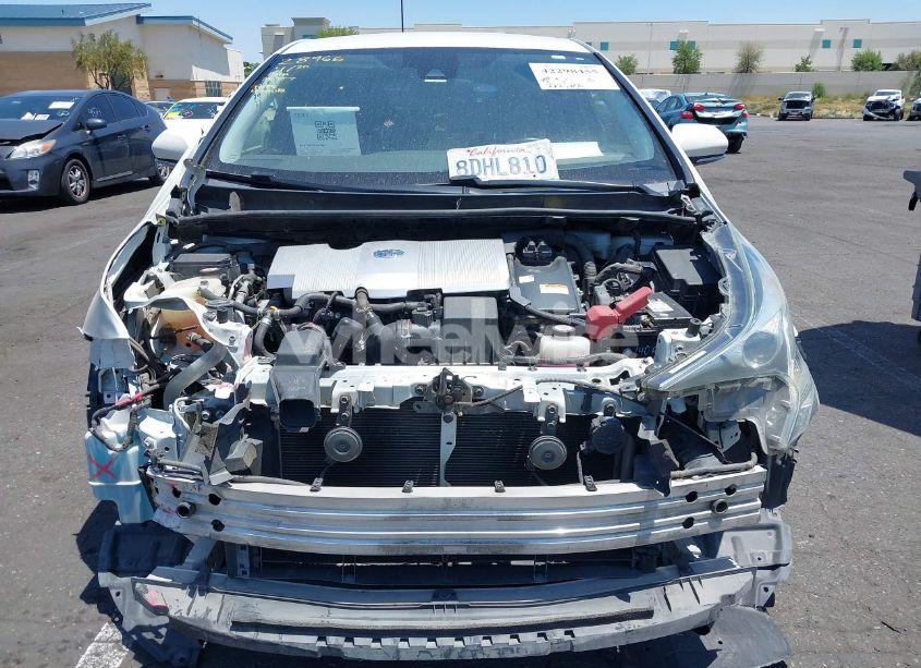 Photo 13 of 2018 Toyota Prius THREE (VIN JTDKARFUXJ3055253)