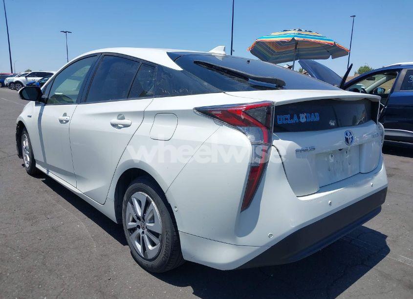 Photo 3 of 2018 Toyota Prius THREE (VIN JTDKARFUXJ3055253)