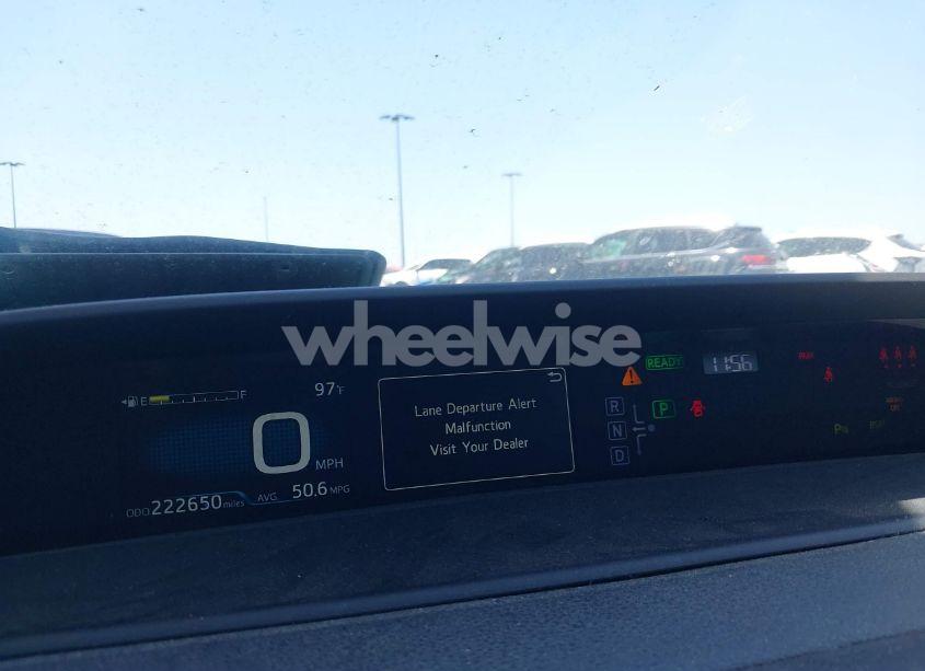 Photo 7 of 2018 Toyota Prius THREE (VIN JTDKARFUXJ3055253)