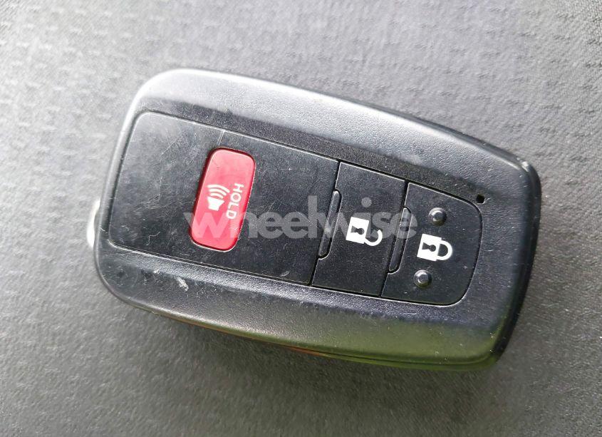 Photo 11 of 2019 Toyota Prius LE (VIN JTDKARFUXK3092501)