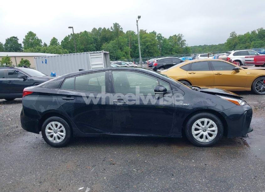 Photo 13 of 2019 Toyota Prius LE (VIN JTDKARFUXK3092501)