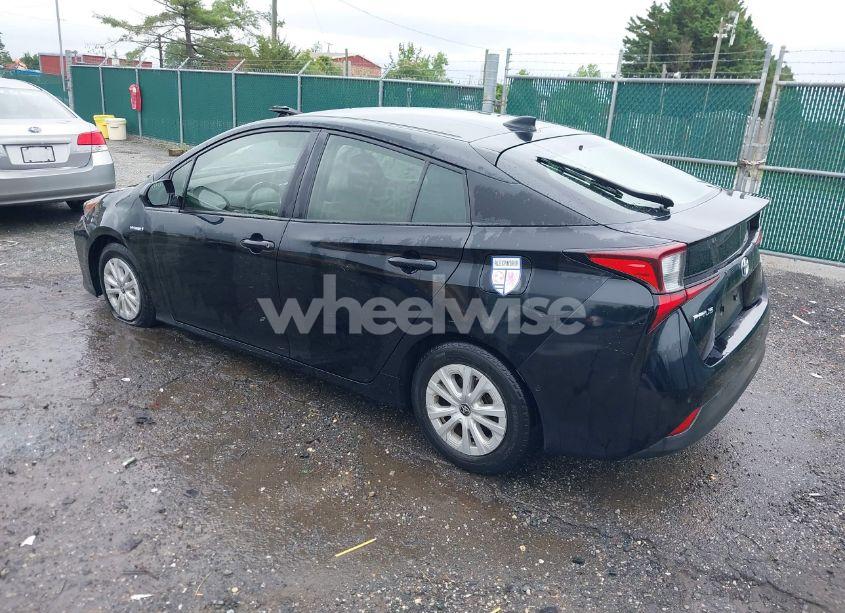 Photo 3 of 2019 Toyota Prius LE (VIN JTDKARFUXK3092501)
