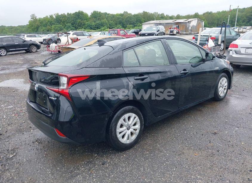 Photo 4 of 2019 Toyota Prius LE (VIN JTDKARFUXK3092501)