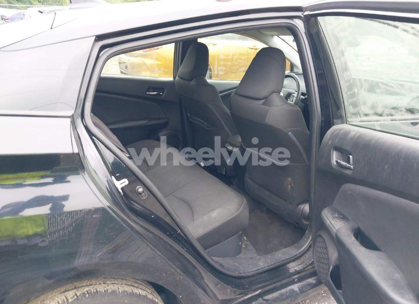 Photo 8 of 2019 Toyota Prius LE (VIN JTDKARFUXK3092501)