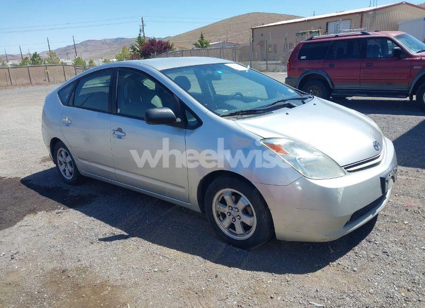 2004 Toyota Prius (VIN JTDKB20U040084439) main photo