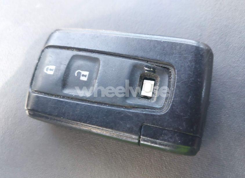 Photo 11 of 2004 Toyota Prius (VIN JTDKB20U040084439)