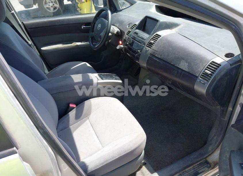Photo 5 of 2004 Toyota Prius (VIN JTDKB20U040101157)