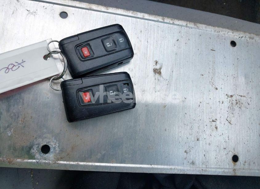 Photo 11 of 2005 Toyota Prius (VIN JTDKB20U050127341)