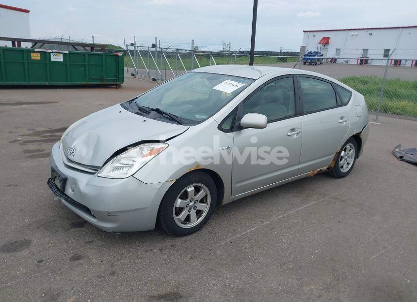 Photo 2 of 2005 Toyota Prius (VIN JTDKB20U050127341)