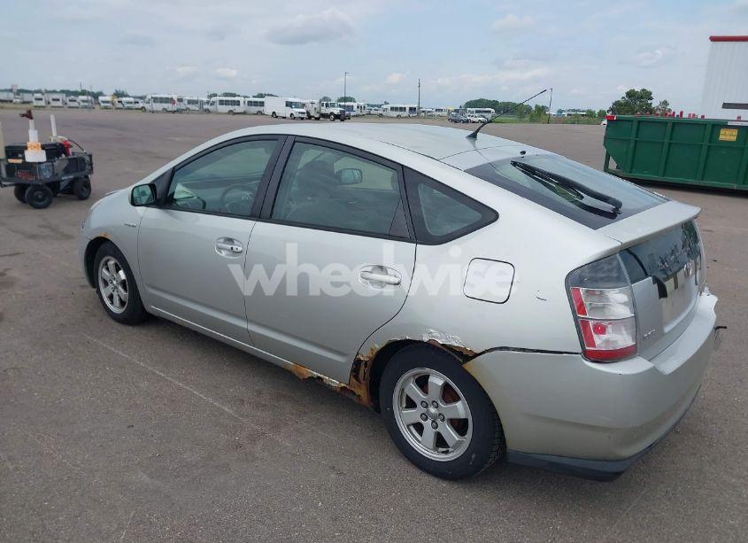 Photo 3 of 2005 Toyota Prius (VIN JTDKB20U050127341)