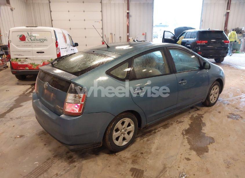 Photo 4 of 2005 Toyota Prius (VIN JTDKB20U053029781)