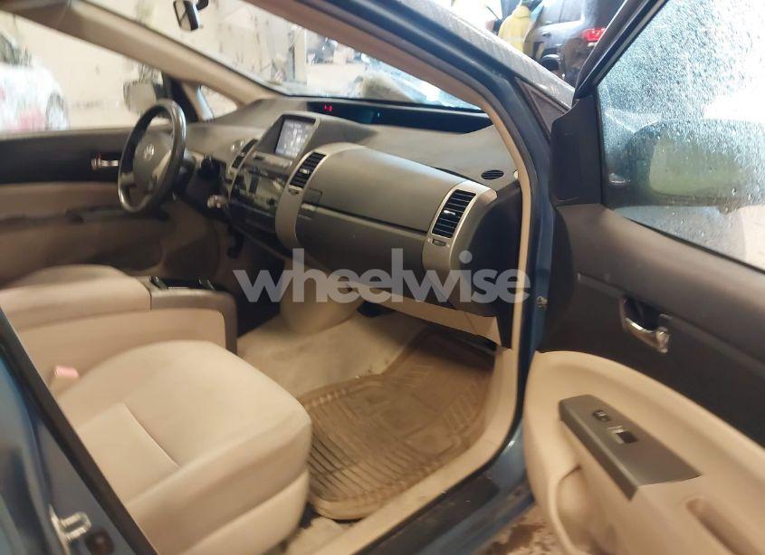 Photo 5 of 2005 Toyota Prius (VIN JTDKB20U053029781)