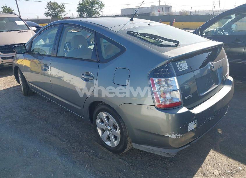 Photo 3 of 2005 Toyota Prius (VIN JTDKB20U053095134)