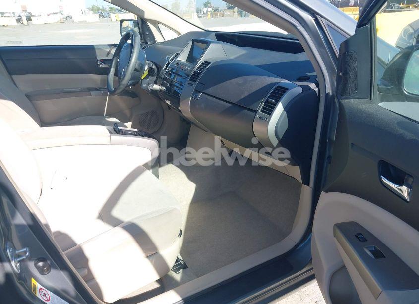 Photo 5 of 2005 Toyota Prius (VIN JTDKB20U053095134)