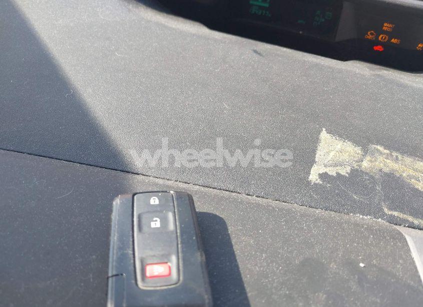 Photo 11 of 2005 Toyota Prius (VIN JTDKB20U057033290)