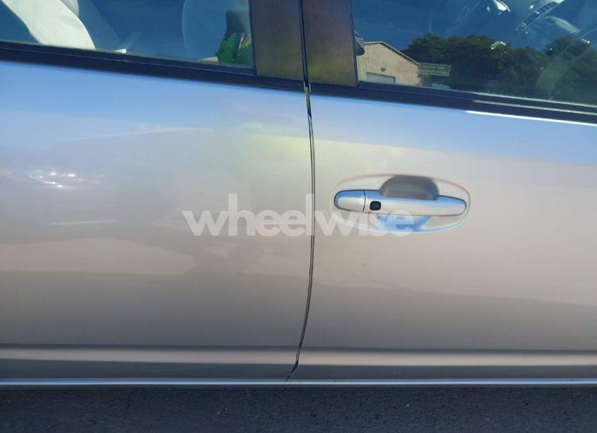 Photo 13 of 2005 Toyota Prius (VIN JTDKB20U057042667)