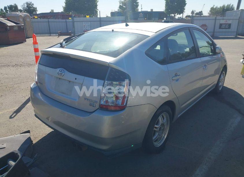 Photo 4 of 2005 Toyota Prius (VIN JTDKB20U057042667)