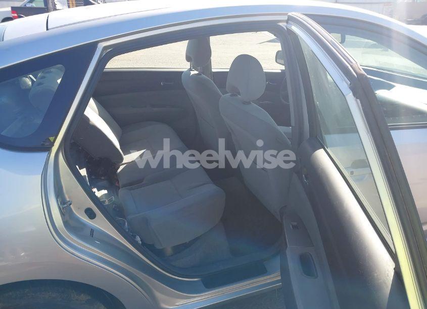 Photo 8 of 2005 Toyota Prius (VIN JTDKB20U057042667)