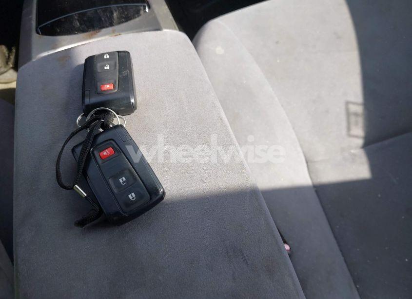 Photo 11 of 2006 Toyota Prius (VIN JTDKB20U063187474)