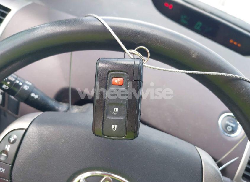 Photo 11 of 2004 Toyota Prius (VIN JTDKB20U140043642)