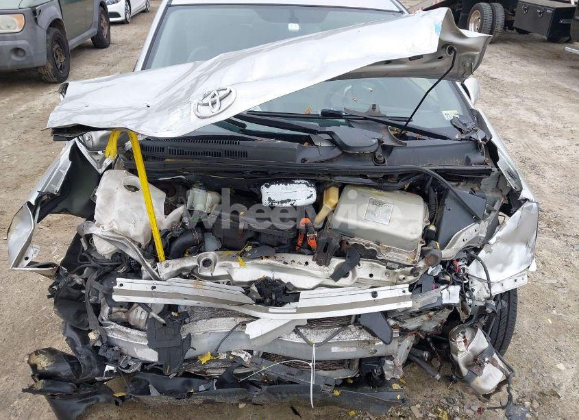 Photo 10 of 2004 Toyota Prius (VIN JTDKB20U140052230)