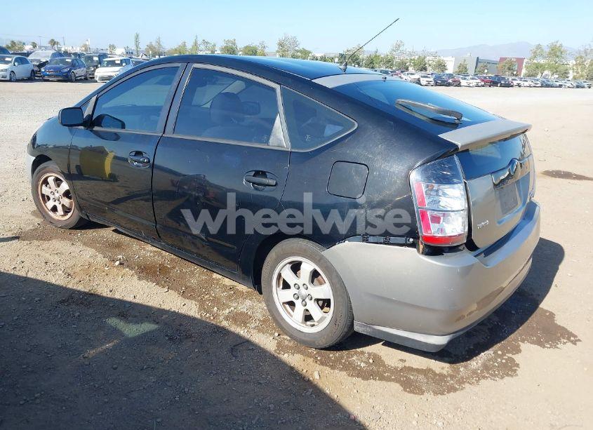 Photo 3 of 2004 Toyota Prius (VIN JTDKB20U140052437)