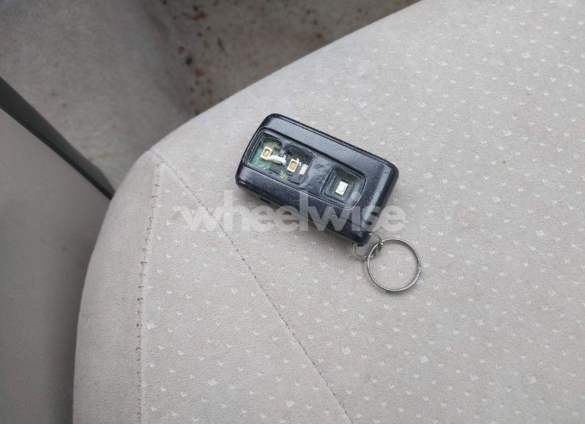 Photo 11 of 2005 Toyota Prius (VIN JTDKB20U153035380)