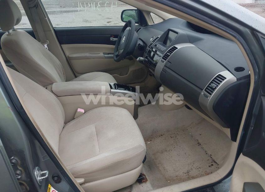 Photo 5 of 2005 Toyota Prius (VIN JTDKB20U153035380)