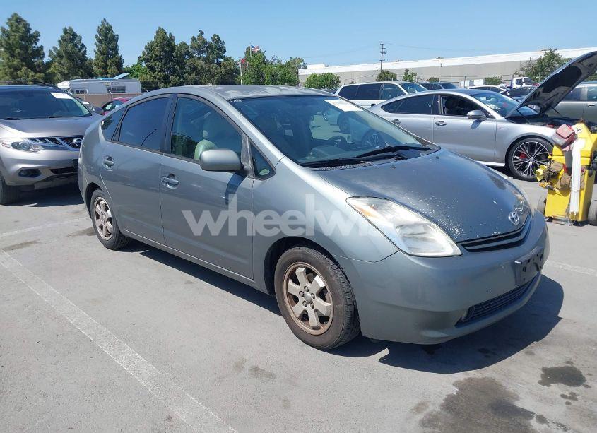 2005 Toyota Prius (VIN JTDKB20U153046055) main photo
