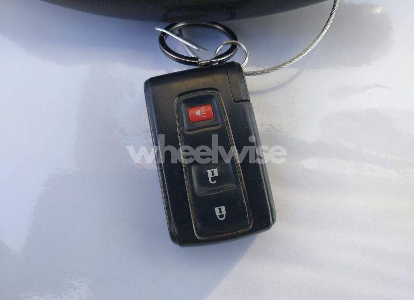 Photo 11 of 2005 Toyota Prius (VIN JTDKB20U153046055)