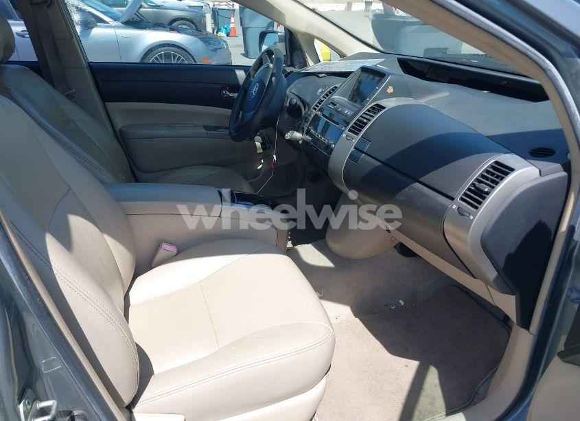 Photo 5 of 2005 Toyota Prius (VIN JTDKB20U153046055)