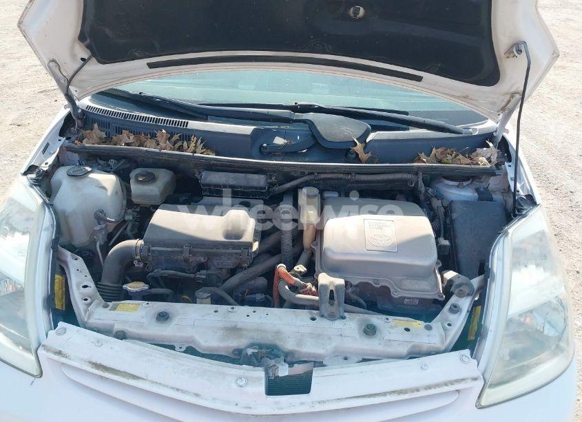 Photo 10 of 2005 Toyota Prius (VIN JTDKB20U153077161)