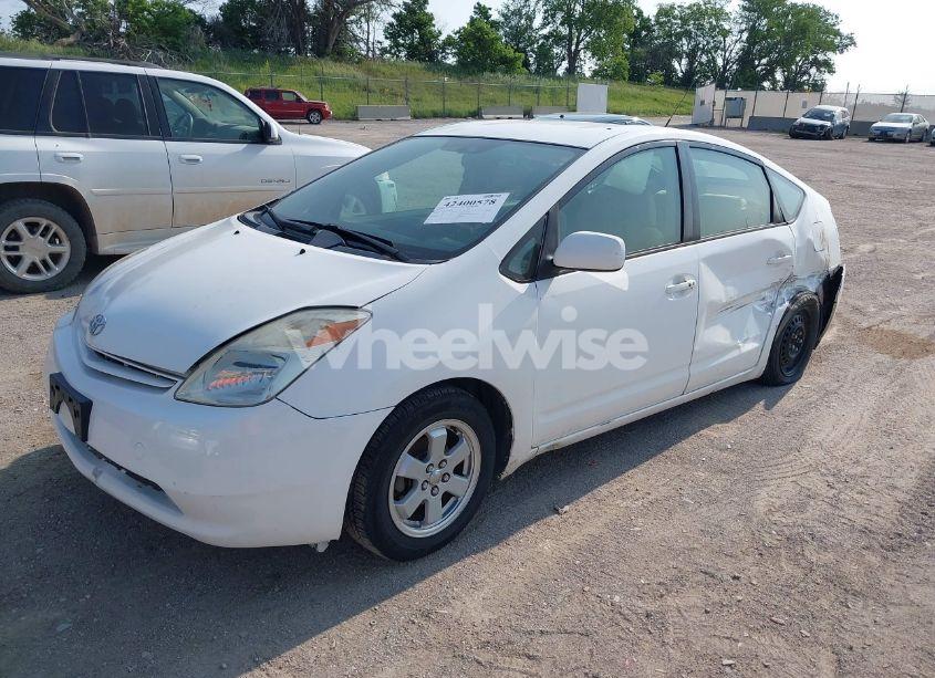 Photo 2 of 2005 Toyota Prius (VIN JTDKB20U153077161)