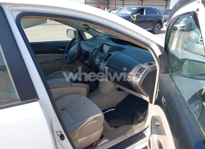 Photo 5 of 2005 Toyota Prius (VIN JTDKB20U153077161)