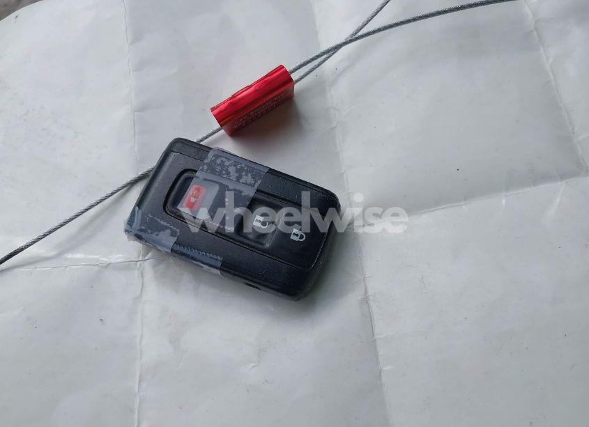 Photo 11 of 2005 Toyota Prius (VIN JTDKB20U153087012)