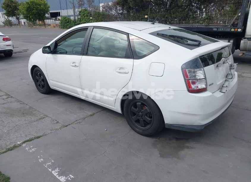 Photo 3 of 2005 Toyota Prius (VIN JTDKB20U153087012)