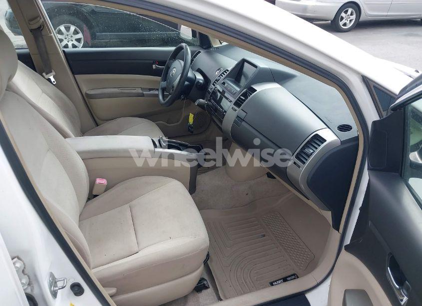 Photo 5 of 2005 Toyota Prius (VIN JTDKB20U153087012)