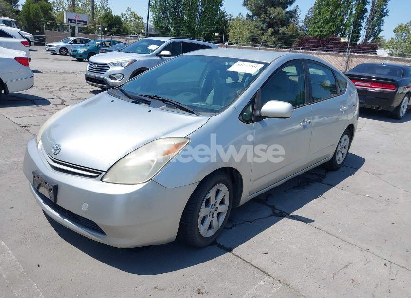 Photo 2 of 2005 Toyota Prius (VIN JTDKB20U153088662)