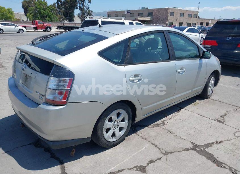 Photo 4 of 2005 Toyota Prius (VIN JTDKB20U153088662)