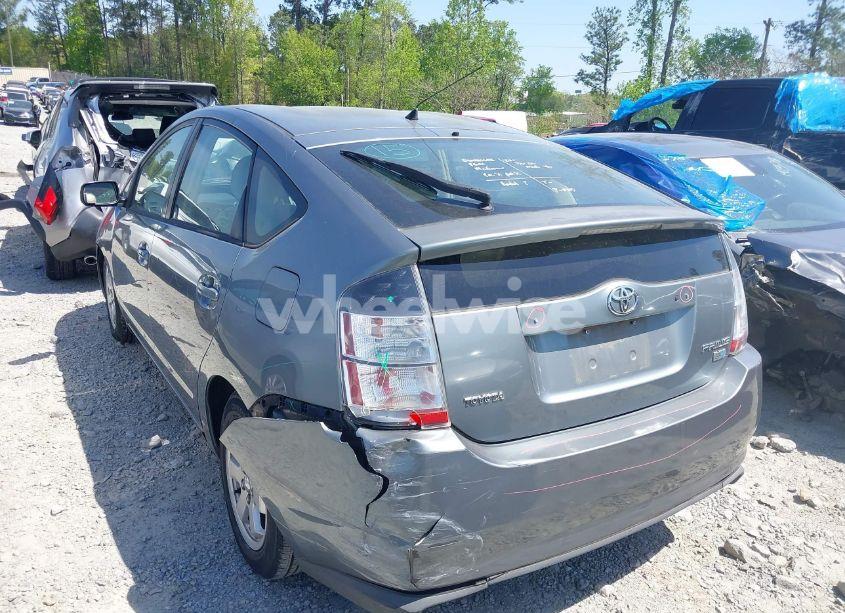 Photo 3 of 2005 Toyota Prius (VIN JTDKB20U153098429)