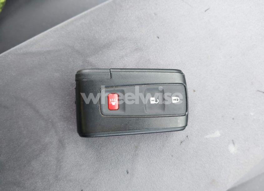 Photo 11 of 2006 Toyota Prius (VIN JTDKB20U167517938)