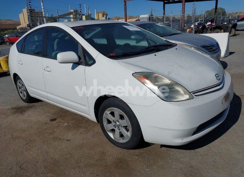 2005 Toyota Prius (VIN JTDKB20U253012920) main photo