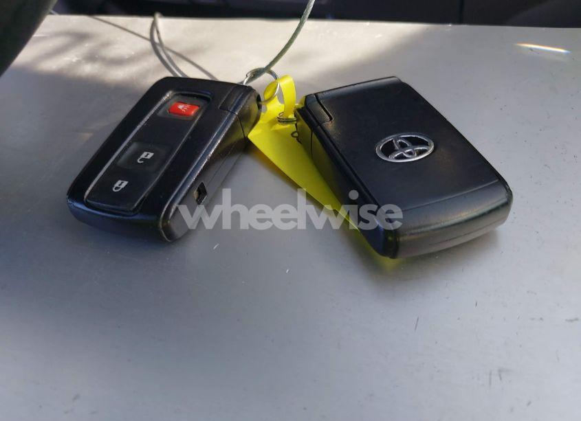 Photo 11 of 2005 Toyota Prius (VIN JTDKB20U253012920)