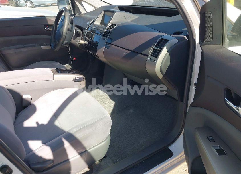 Photo 5 of 2005 Toyota Prius (VIN JTDKB20U253012920)