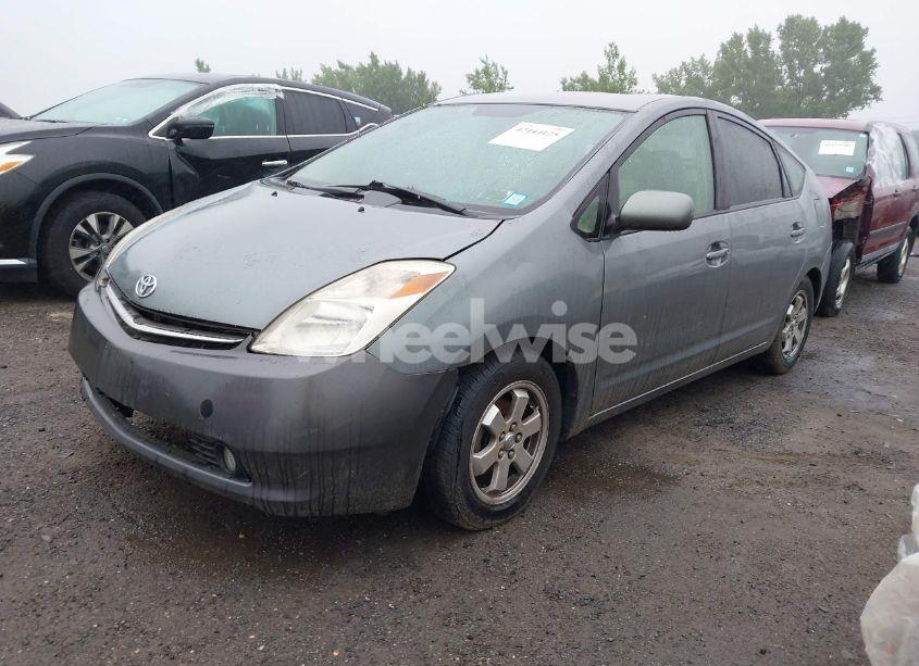 Photo 2 of 2005 Toyota Prius (VIN JTDKB20U253090257)