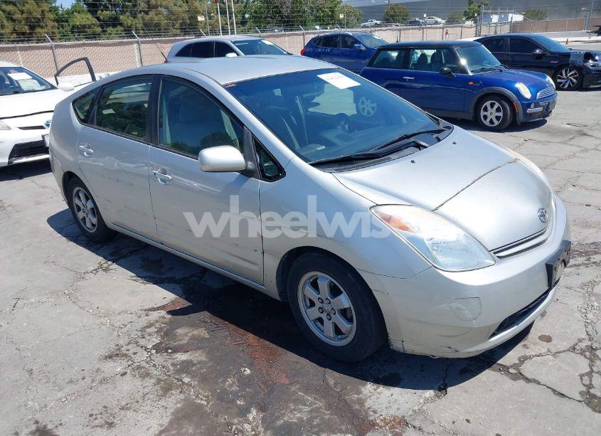 2005 Toyota Prius (VIN JTDKB20U257034814) main photo