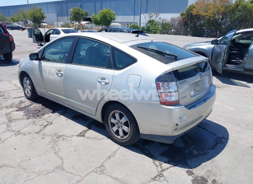 Photo 3 of 2005 Toyota Prius (VIN JTDKB20U257034814)